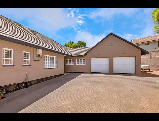 3 BEDROOM HOUSE FOR SALE IN KENSINGTON B